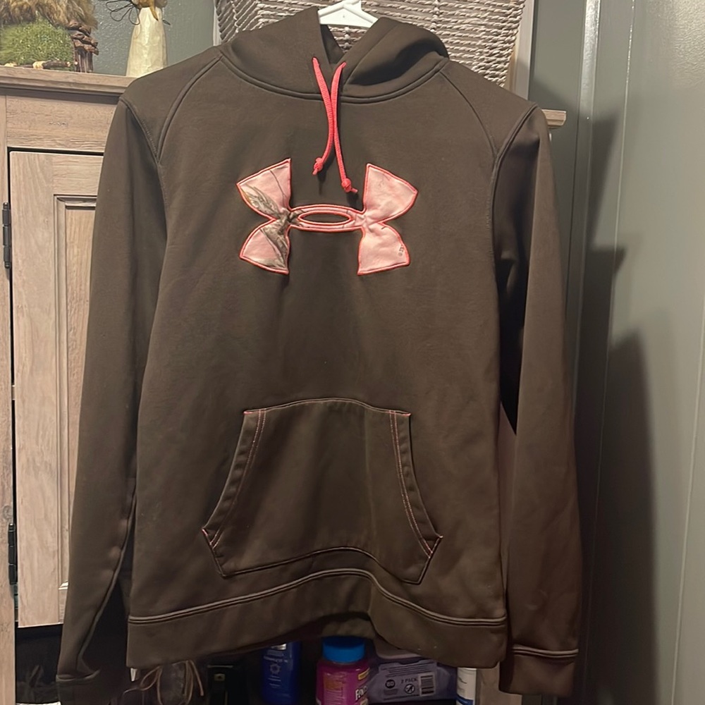 Women’s Under Armour Hunting pink camouflage hoodie. Brown with pink stitching